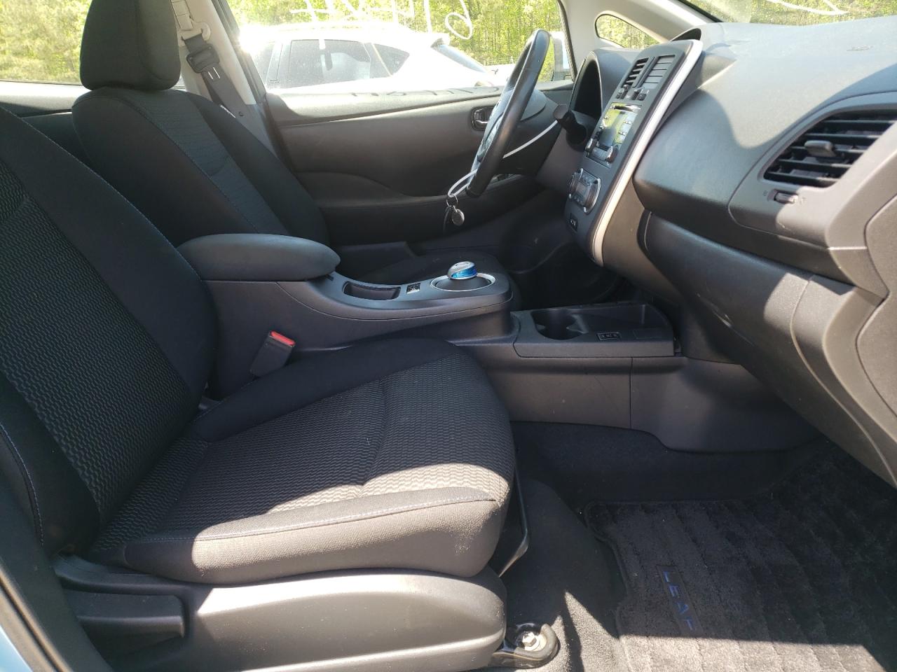 Photo 5 from auction – 2015 NISSAN LEAF S with VIN 1N4AZ0CP3FC316153