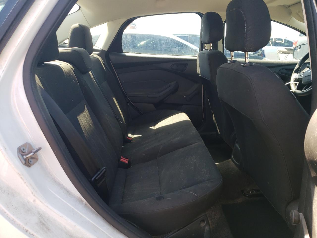 Photo 6 from auction – 2015 FORD FOCUS S with VIN 1FADP3E27FL328036