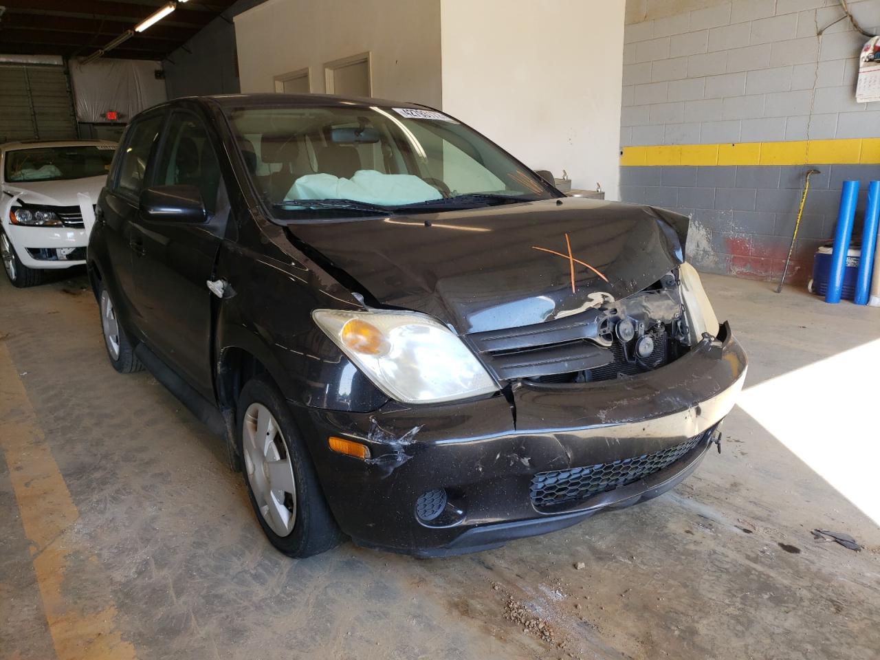 Photo 1 from auction – 2004 TOYOTA SCION XA with VIN JTKKT624X40075757