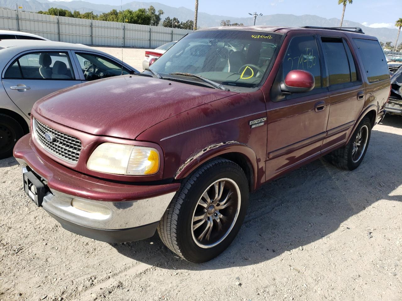 Photo 2 from auction – 1998 FORD EXPEDITION with VIN 1FMEU17L7WLA10687