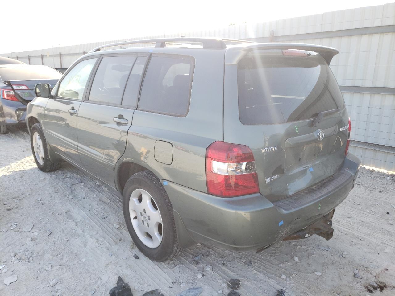 Photo 3 from auction – 2004 TOYOTA HIGHLANDER with VIN JTEEP21A040063962