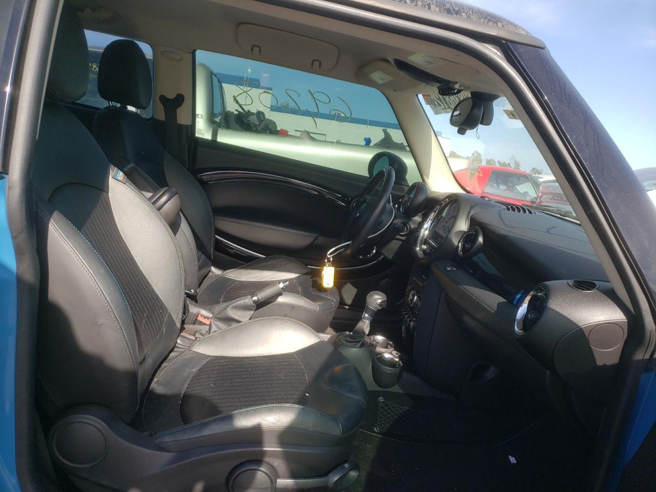 Photo 5 from auction – 2013 MINI COOPER with VIN WMWSU3C56DT544591