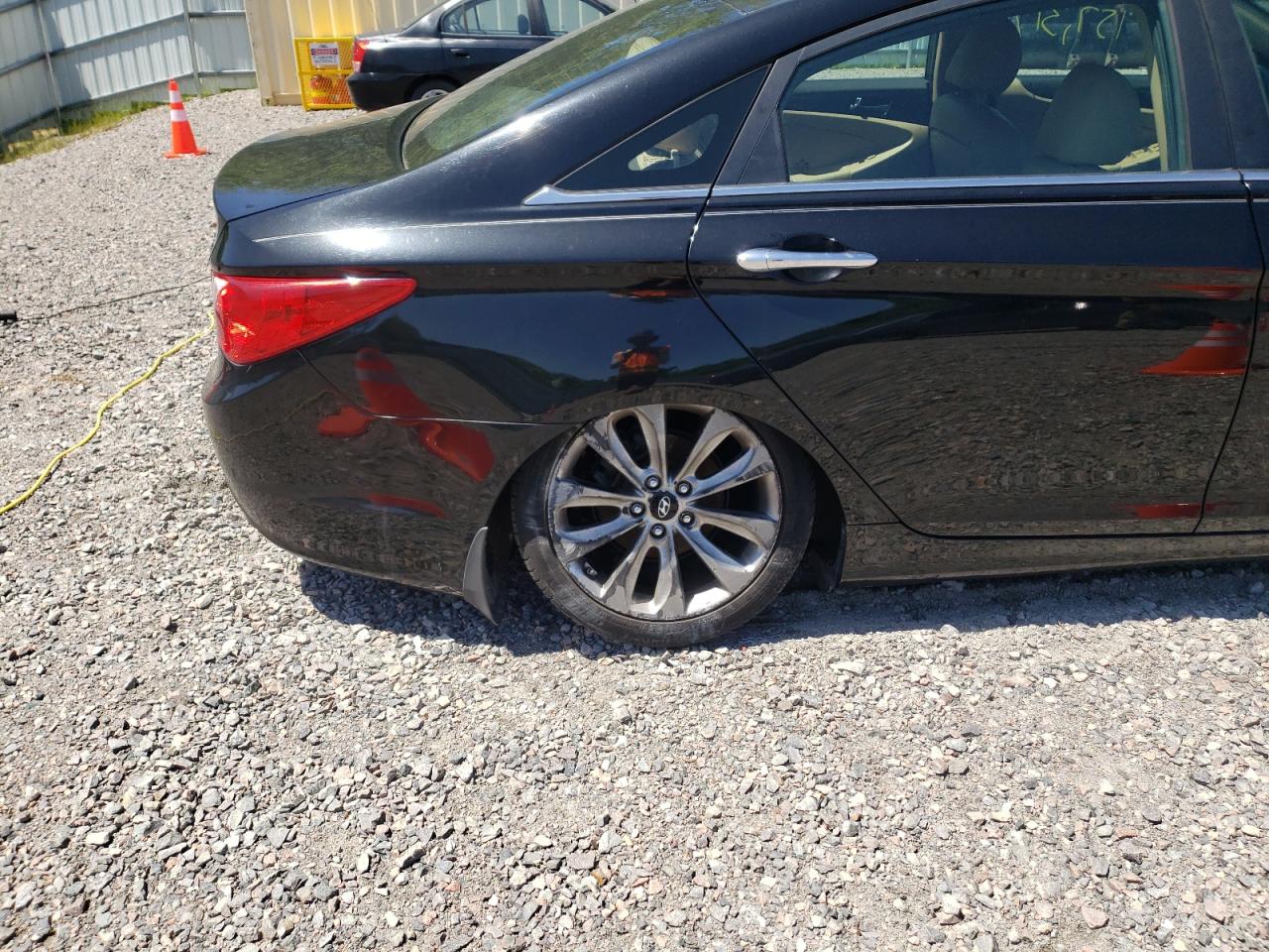 Photo 9 from auction – 2011 HYUNDAI SONATA SE with VIN 5NPEC4AB6BH176111