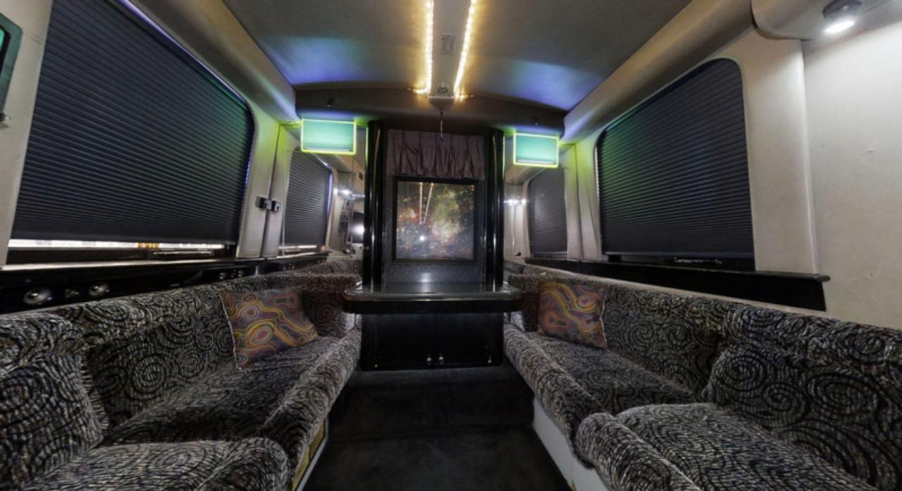Photo 6 from auction – 1993 PREVOST BUS with VIN 2P9E33492P1001713