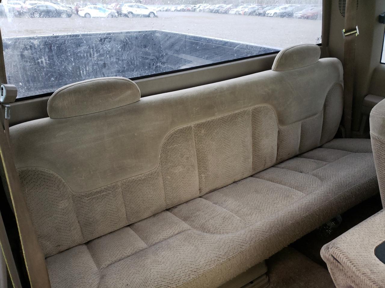 Фото 6 с аукциона – 1996 CHEVROLET GMT-400 C1 с VIN 2GCEC19M8T1134322