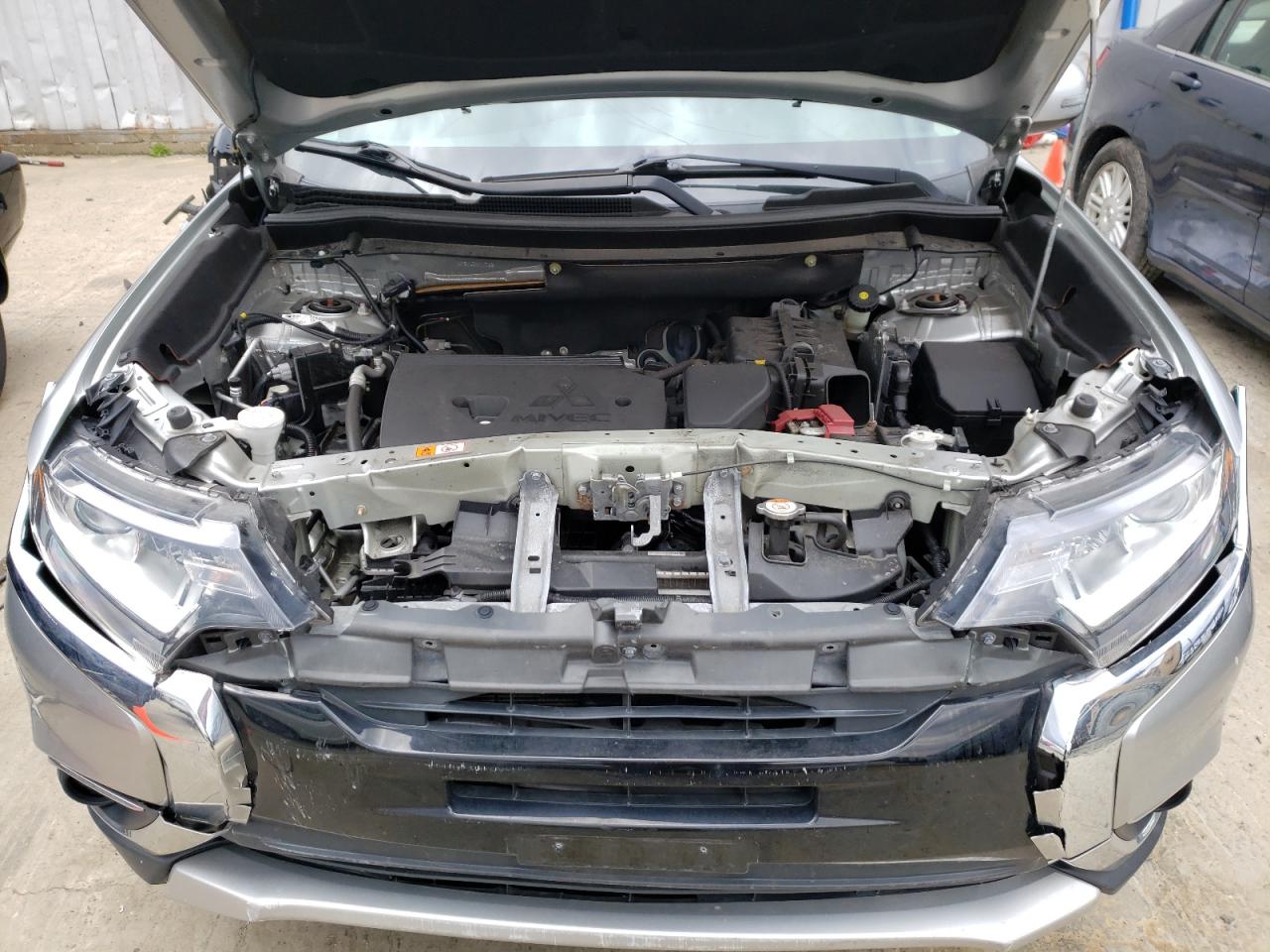 Photo 7 from auction – 2018 MITSUBISHI OUTLANDER with VIN JA4AD3A32JZ011768