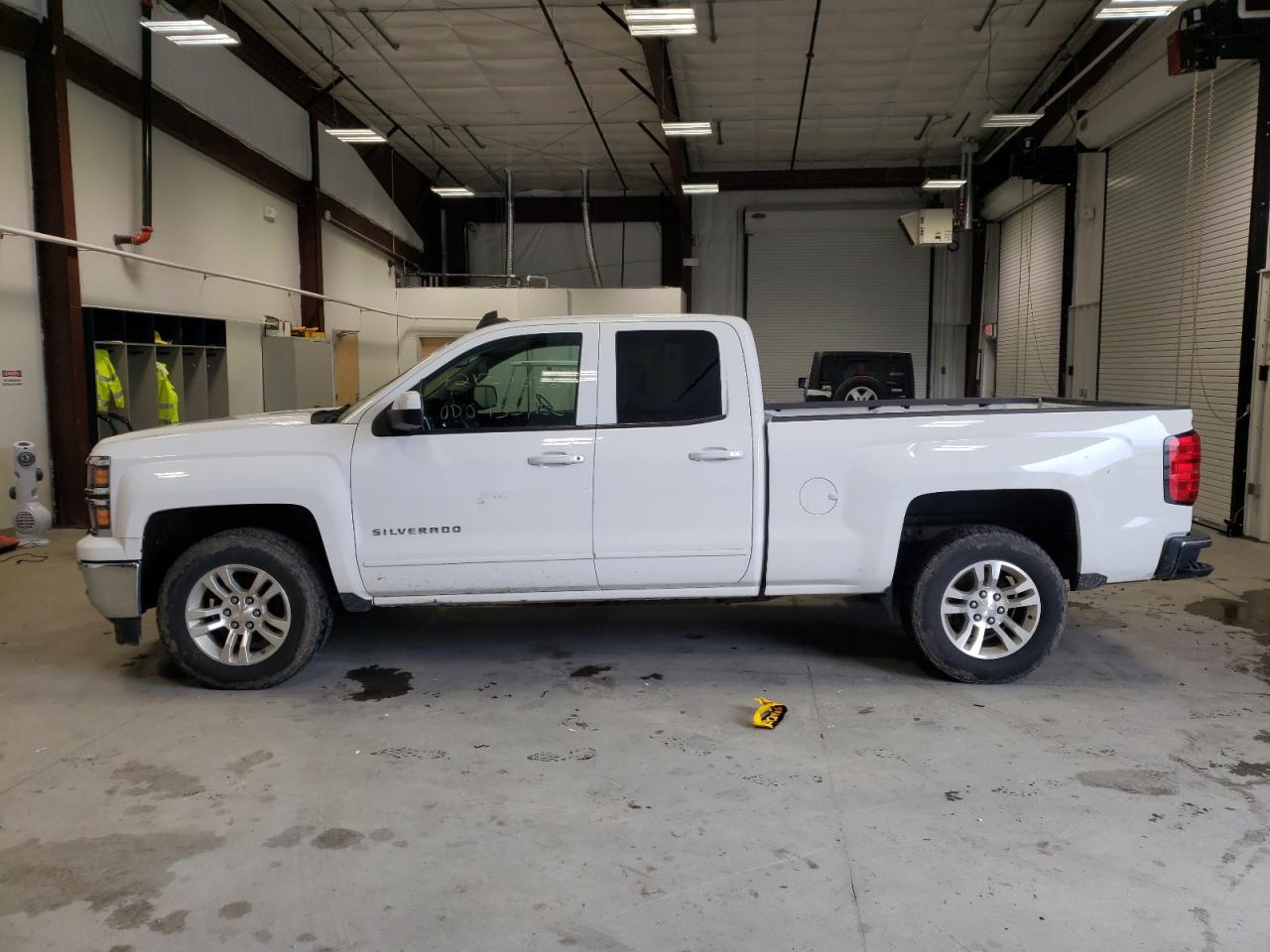 Photo 9 from auction – 2015 CHEVROLET SILVERADO with VIN 1GCVKREC6FZ297738