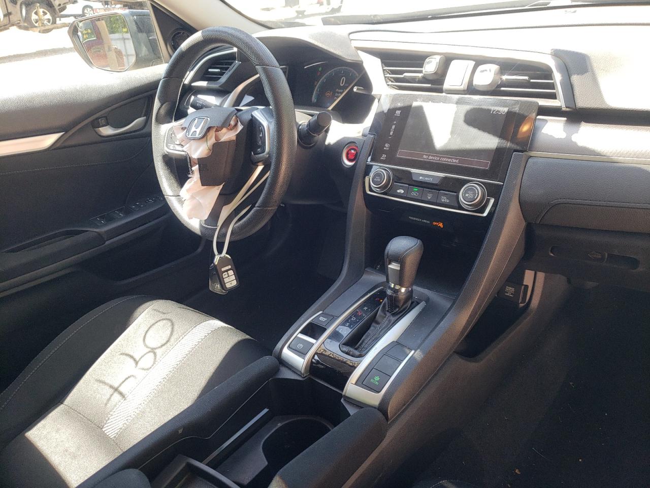 Photo 9 from auction – 2016 HONDA CIVIC EX with VIN 19XFC2F75GE066305