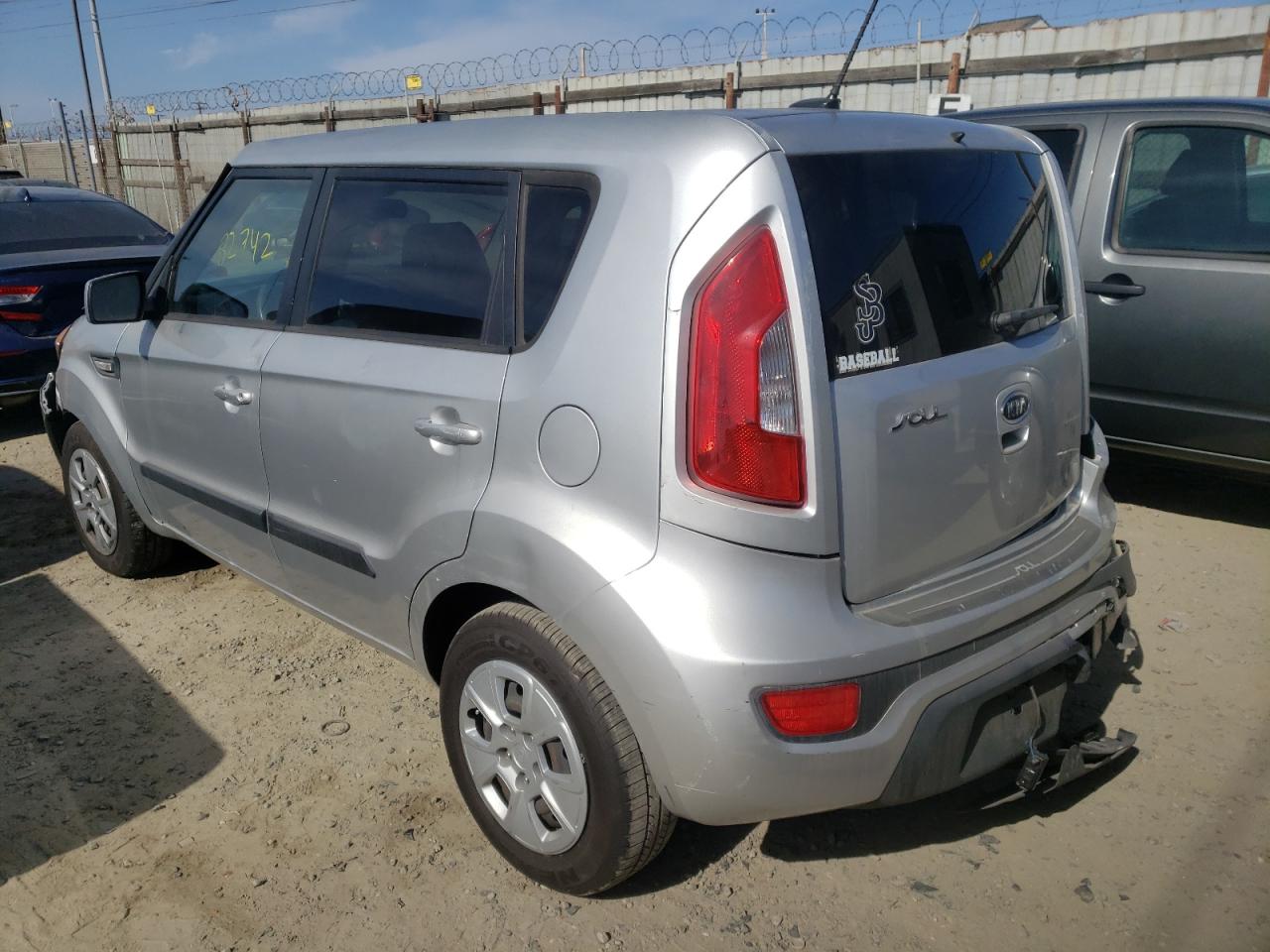 Photo 3 from auction – 2012 KIA SOUL with VIN KNDJT2A54C7442518