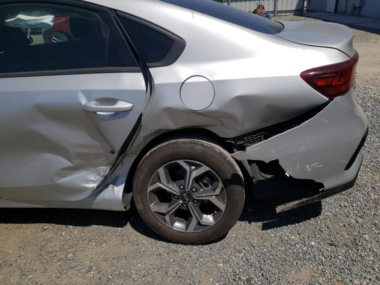 Photo 9 from auction – 2019 KIA FORTE FE with VIN 3KPF24AD9KE045445