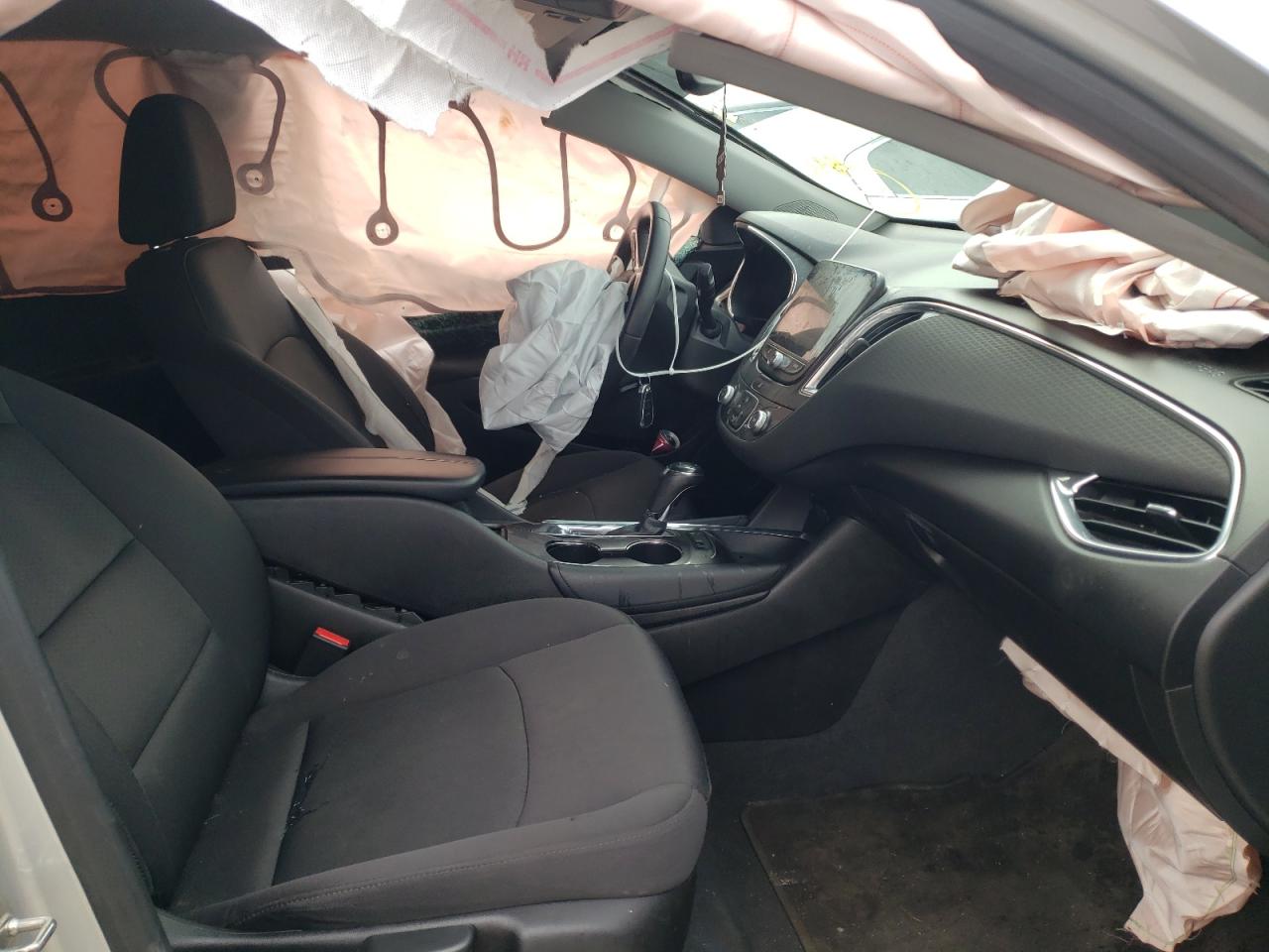 Photo 5 from auction – 2017 CHEVROLET MALIBU LT with VIN 1G1ZE5ST1HF275875