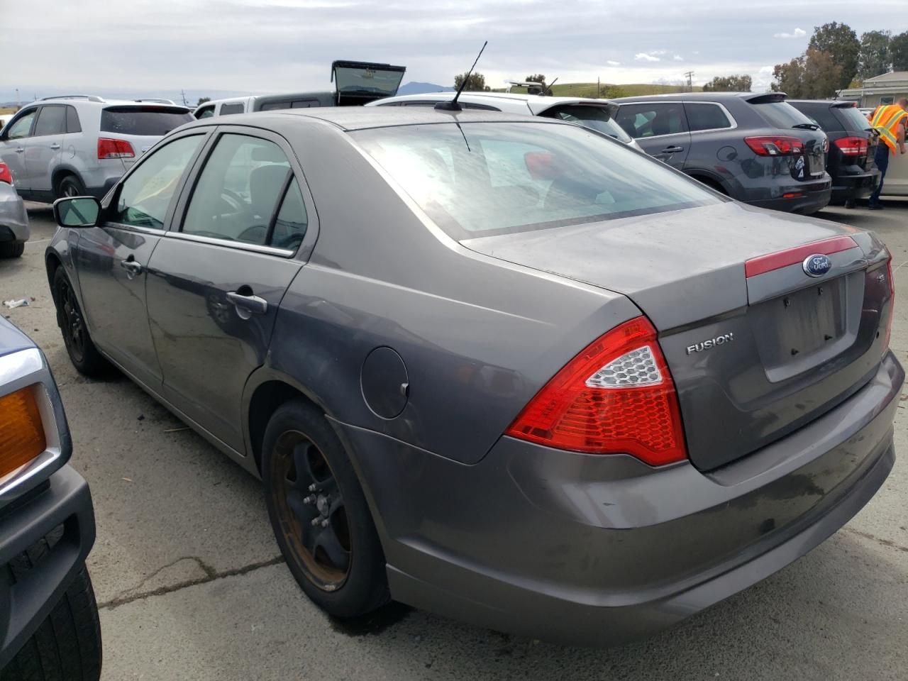 Photo 3 from auction – 2010 FORD FUSION with VIN 3FAHP0HA0AR304092