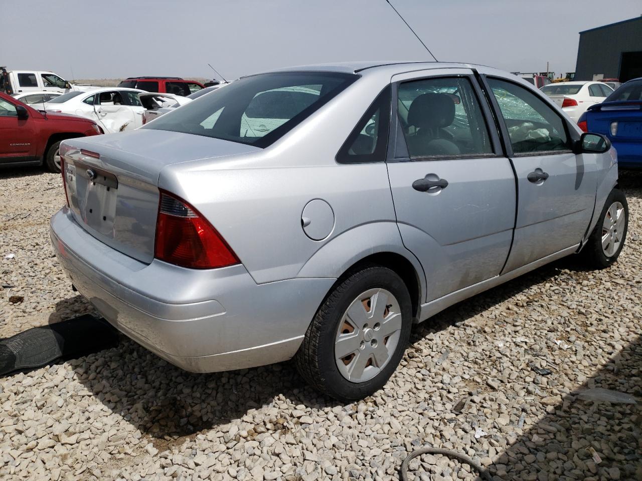 Photo 4 from auction – 2007 FORD FOCUS ZX4 with VIN 1FAFP34N07W188514