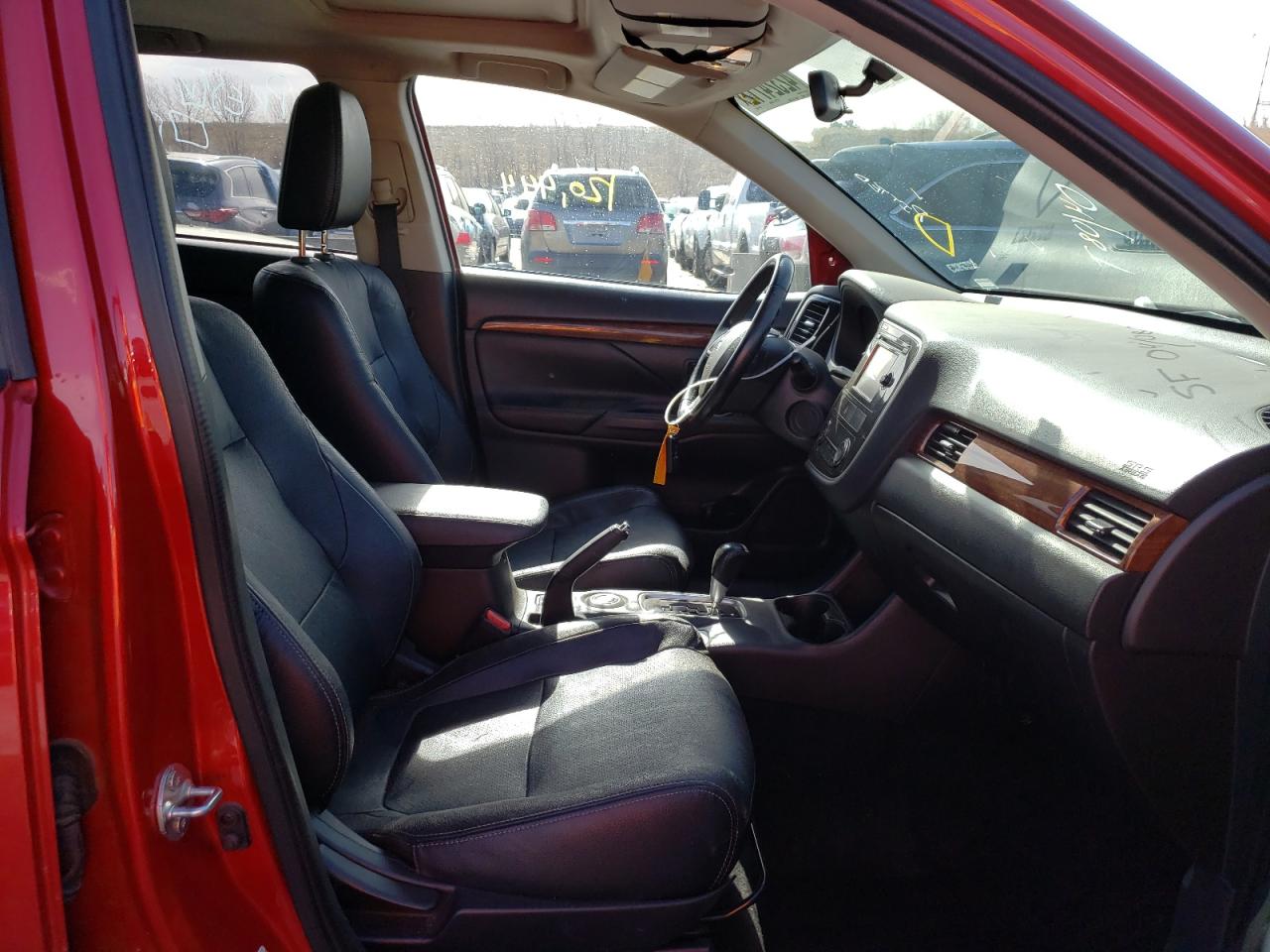 Photo 5 from auction – 2015 MITSUBISHI OUTLANDER with VIN JA4AZ3A39FZ007435