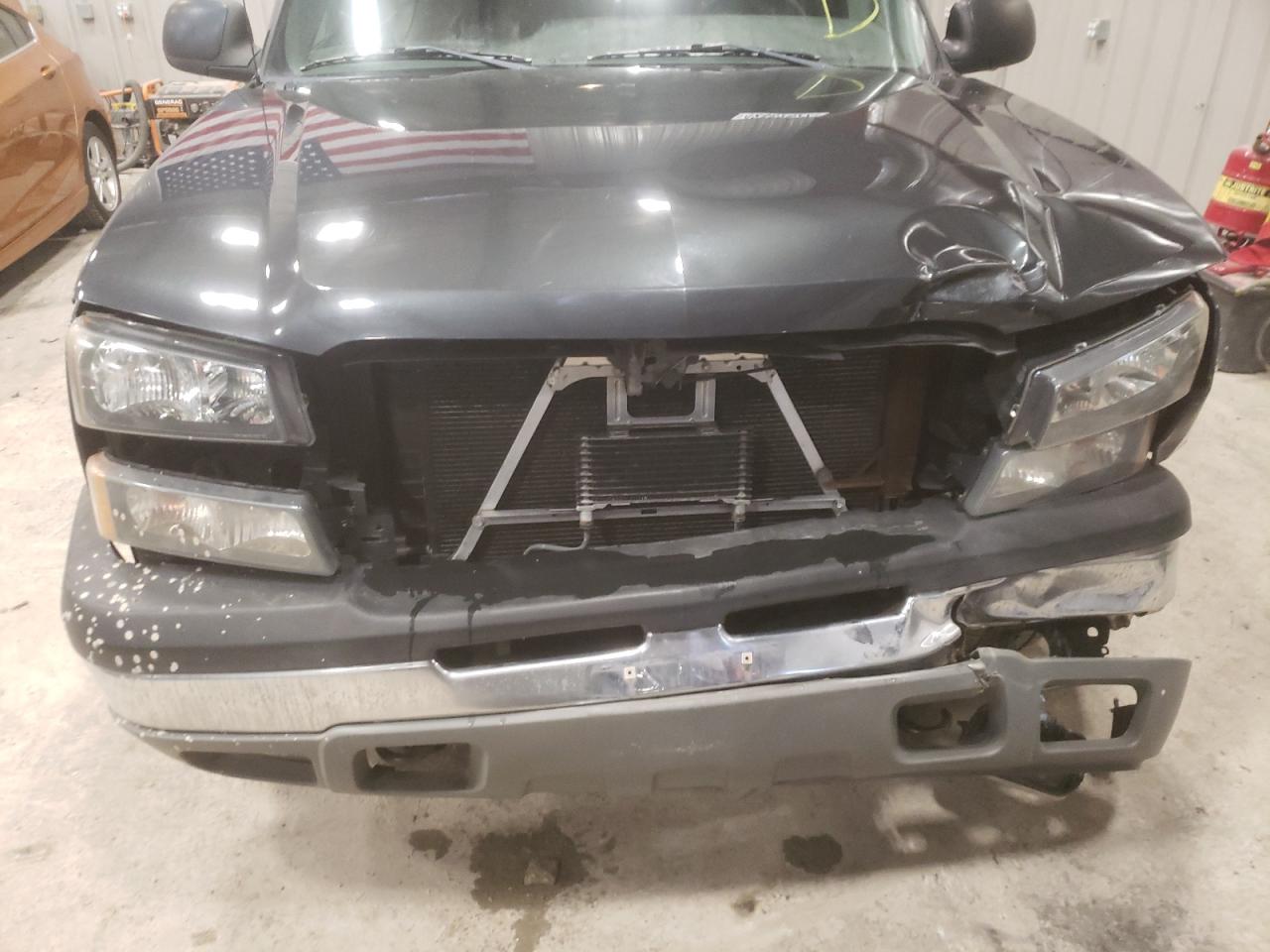 Photo 9 from auction – 2004 CHEVROLET SILVERADO with VIN 2GCEK13T141354082