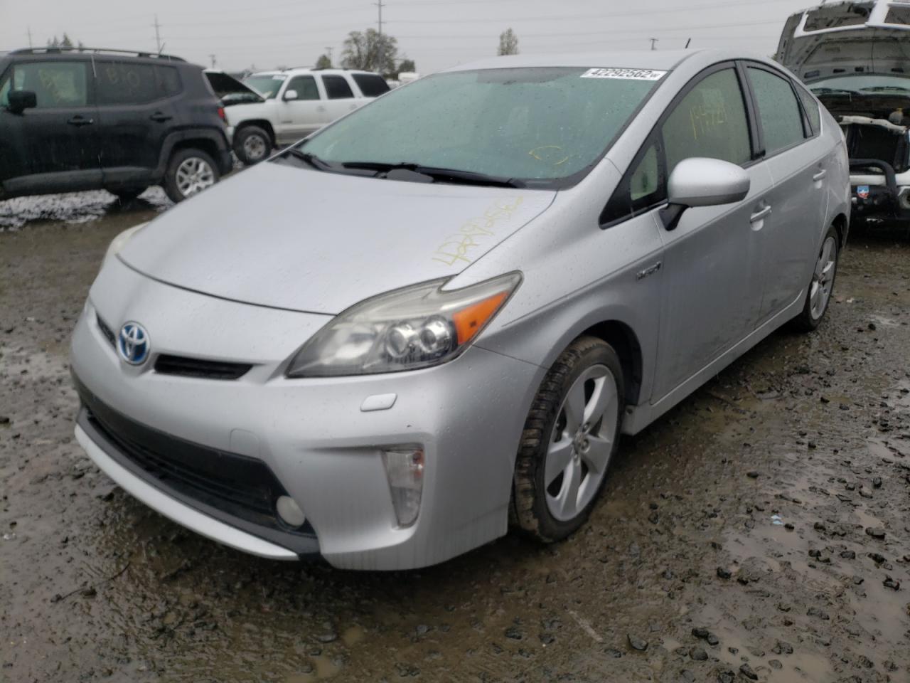Photo 2 from auction – 2013 TOYOTA PRIUS with VIN JTDKN3DU4D5599373