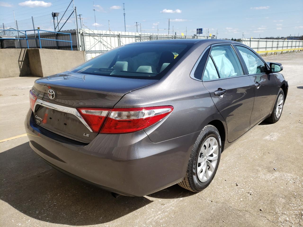 Photo 4 from auction – 2017 TOYOTA CAMRY LE with VIN 4T1BF1FK0HU734255