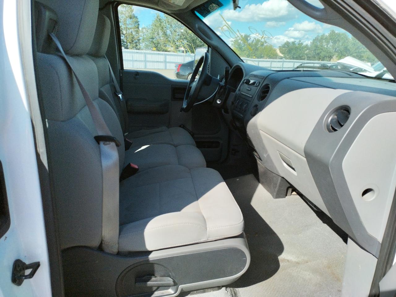 Photo 5 from auction – 2006 FORD F150 with VIN 1FTRF12256NA34831