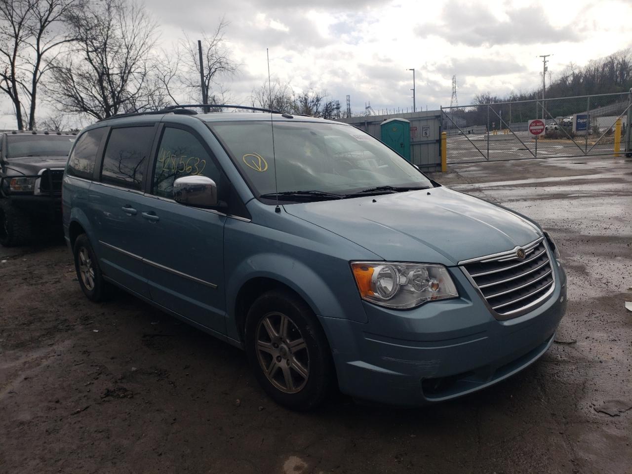CHRYSLER TOWN & COU 2010 with VIN 2A4RR8D16AR414948 - Photo from auction