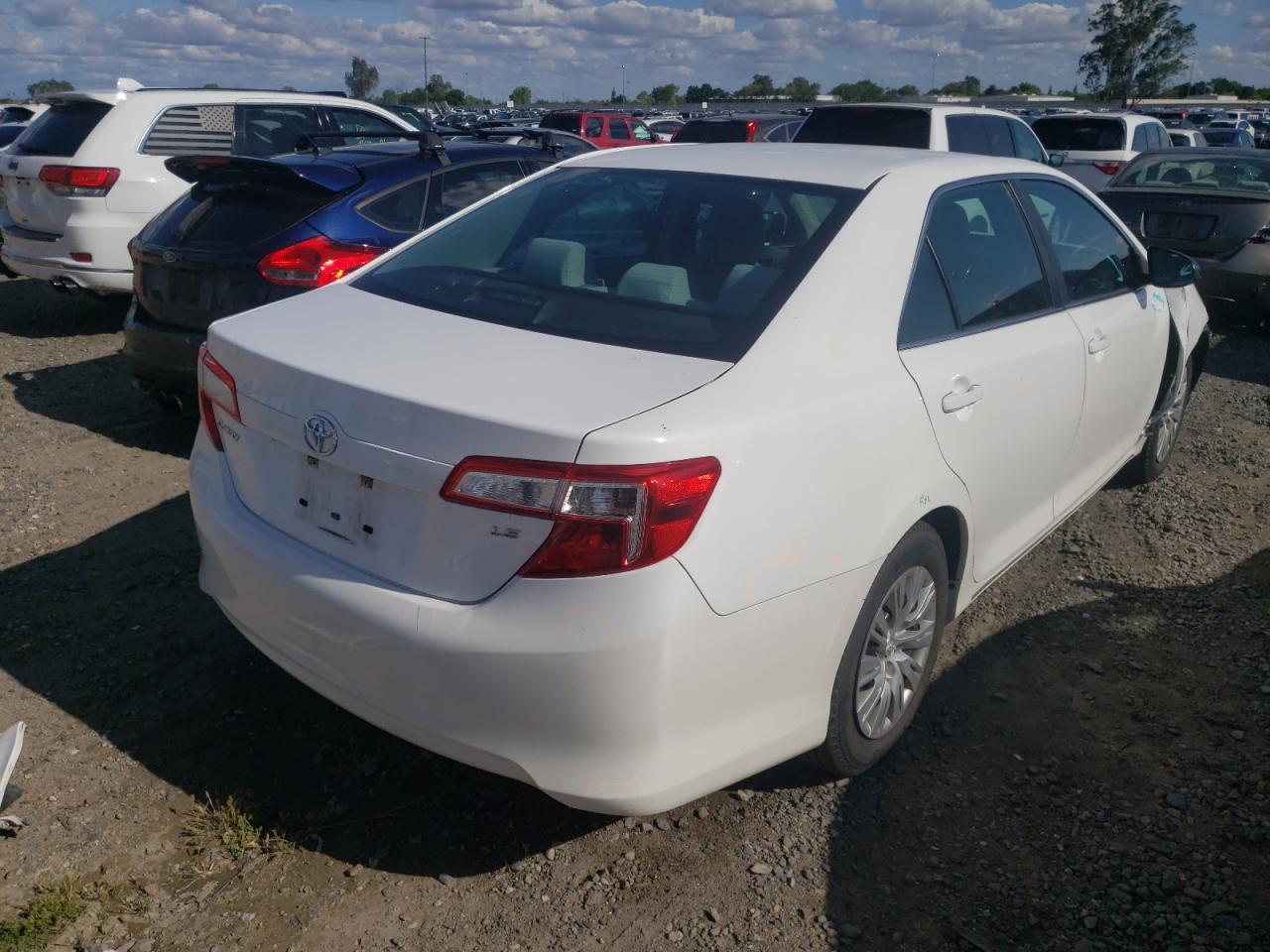 Photo 4 from auction – 2014 TOYOTA CAMRY L with VIN 4T1BF1FK0EU421069