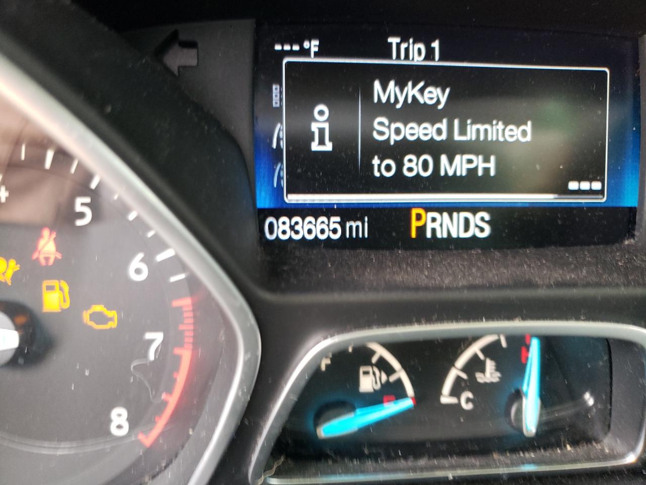 Photo 8 from auction – 2017 FORD ESCAPE SE with VIN 1FMCU9GD3HUB76622