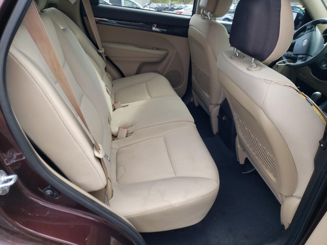 Photo 6 from auction – 2011 KIA SORENTO BA with VIN 5XYKT3A14BG050521