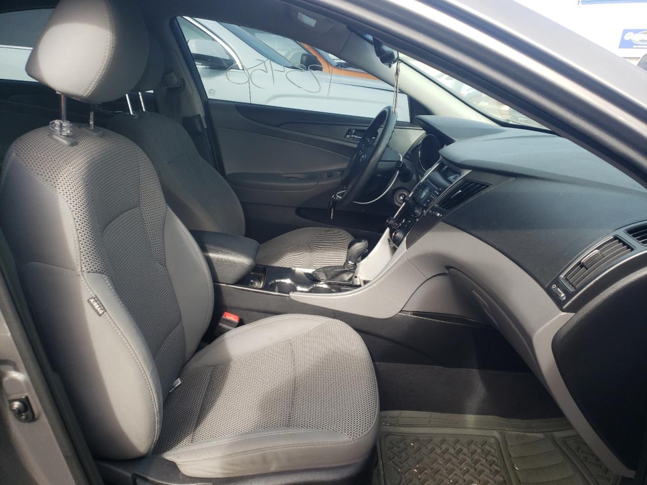 Photo 5 from auction – 2012 HYUNDAI SONATA GLS with VIN 5NPEB4AC2CH470179