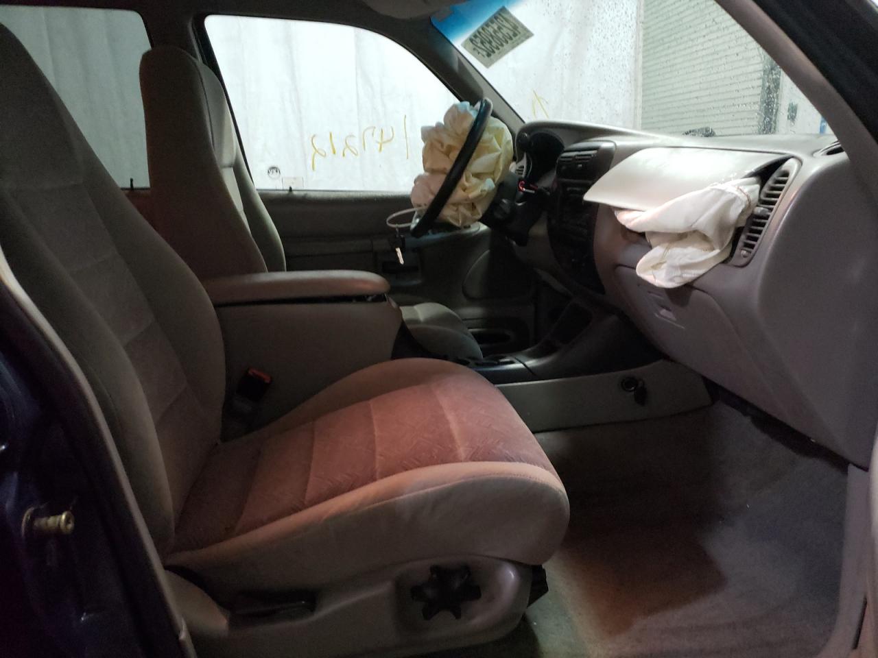 Photo 5 from auction – 2000 FORD EXPLORER with VIN 1FMZU63E3YZB95729