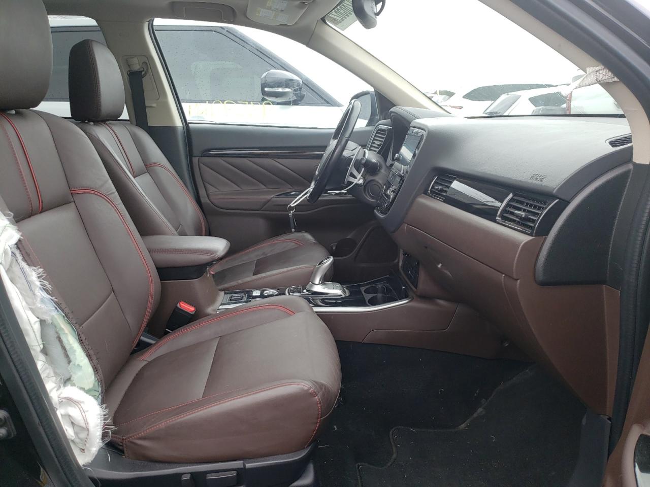 Photo 5 from auction – 2018 MITSUBISHI OUTLANDER with VIN JA4J24A52JZ612871