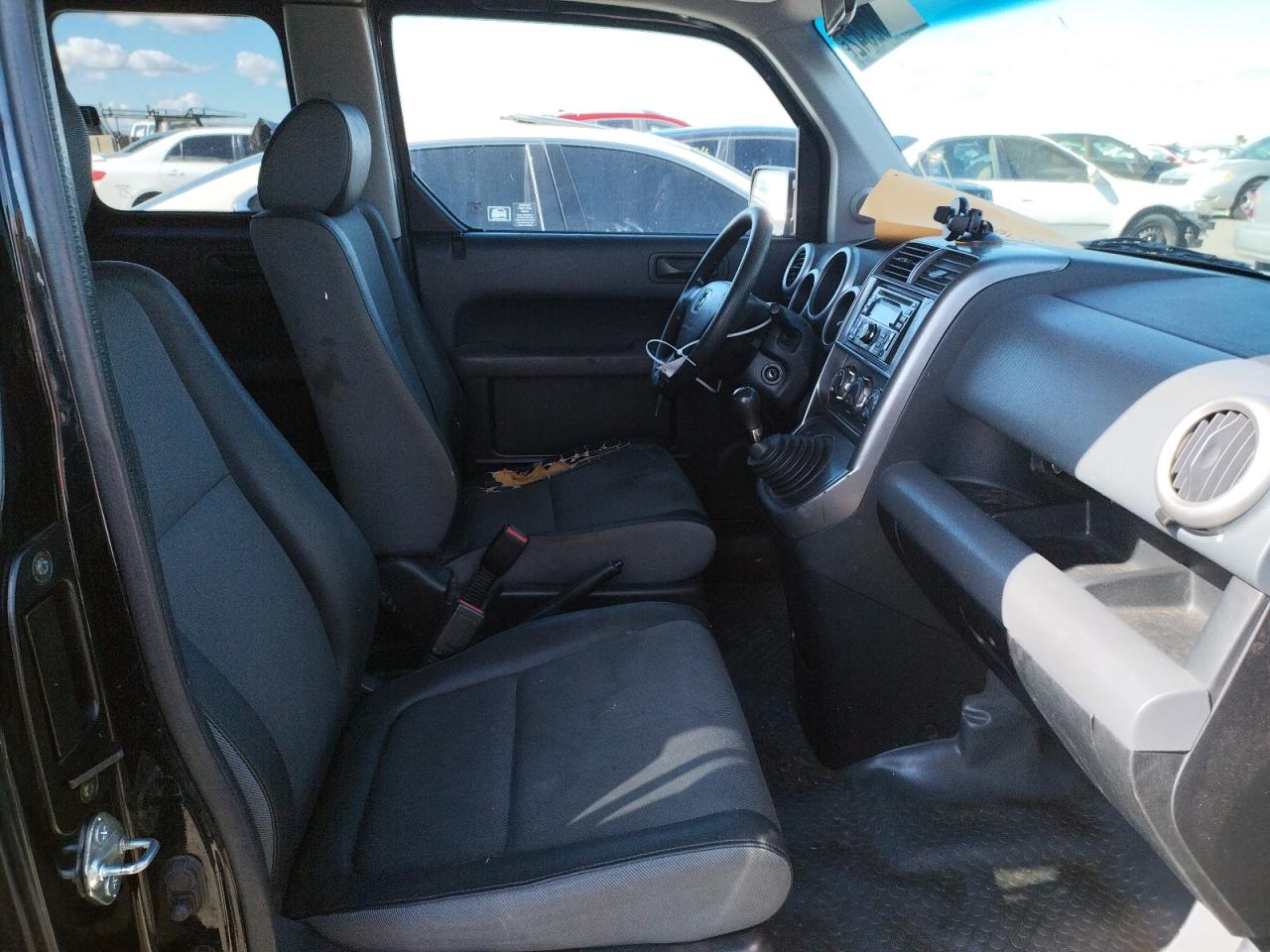 Photo 5 from auction – 2003 HONDA ELEMENT DX with VIN 5J6YH17213L012812