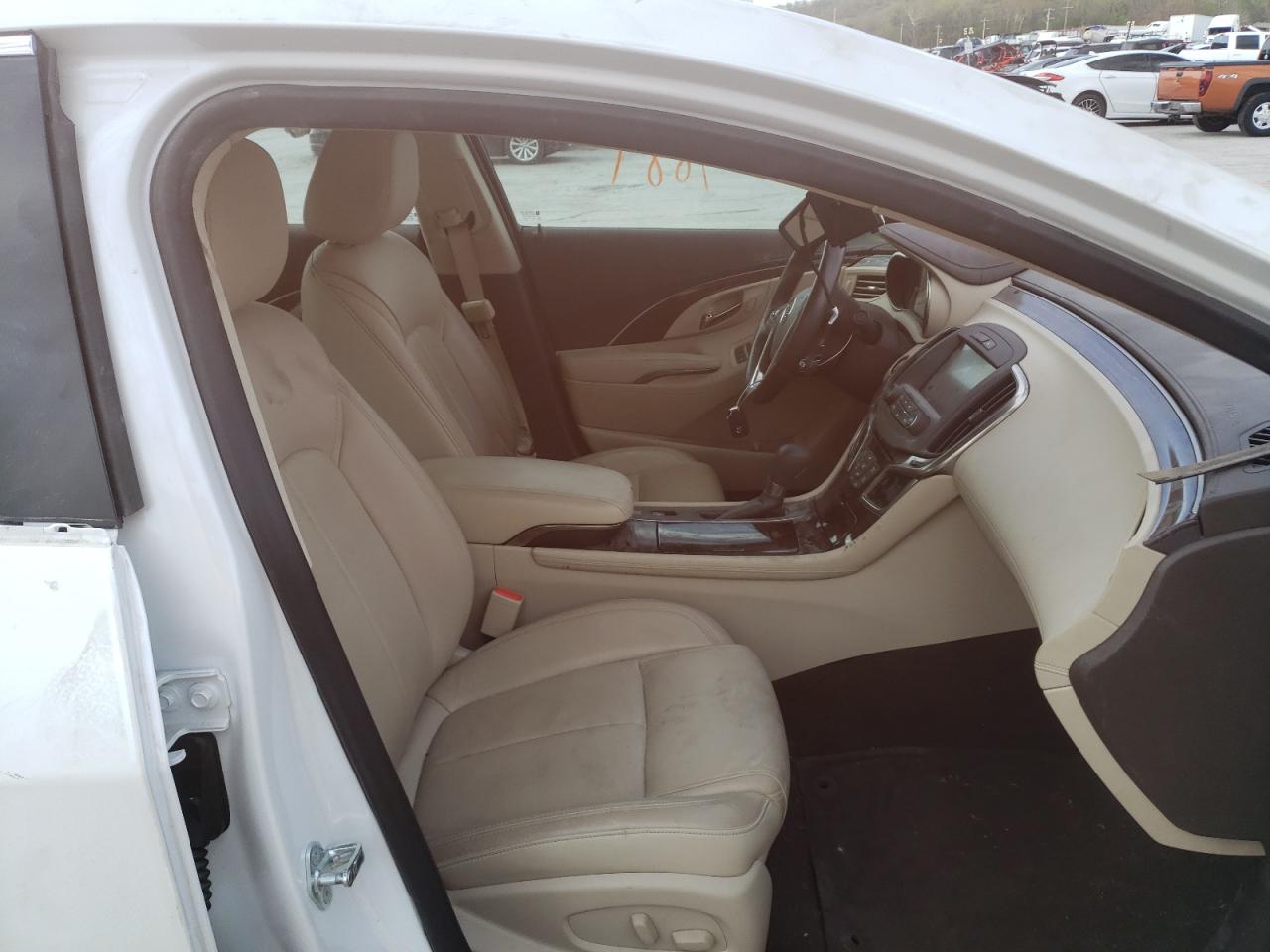 Photo 5 from auction – 2016 BUICK LACROSSE P with VIN 1G4GD5G33GF104159