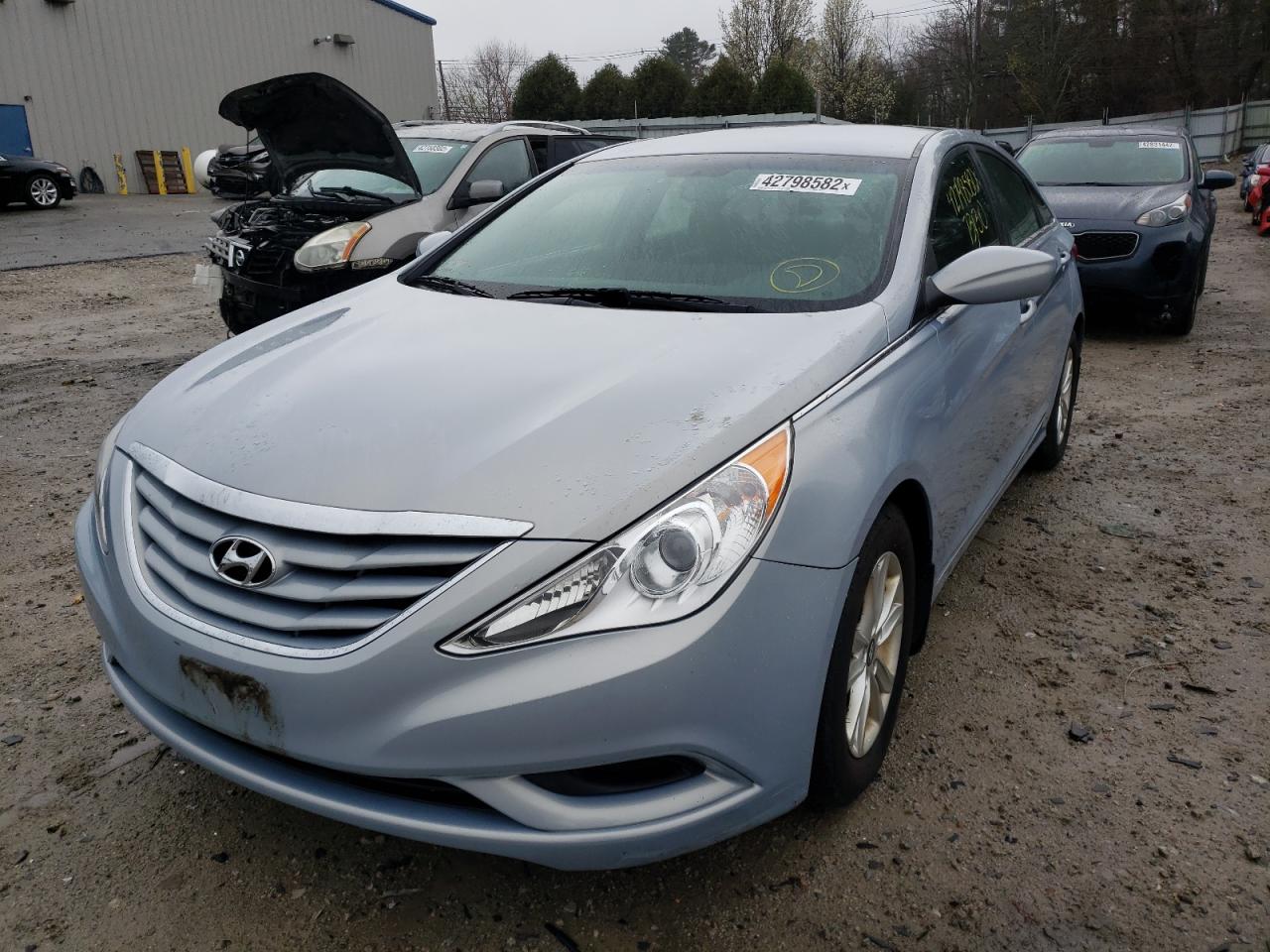 Photo 2 from auction – 2012 HYUNDAI SONATA with VIN 5NPEB4AC0CH480919