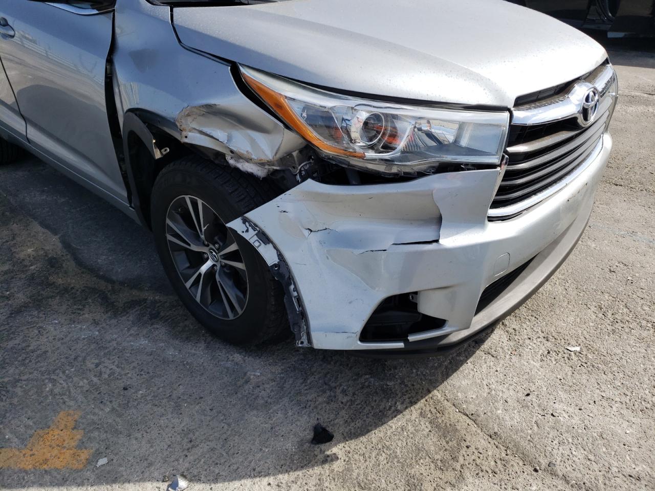 Photo 9 from auction – 2016 TOYOTA HIGHLANDER with VIN 5TDKKRFHXGS158776