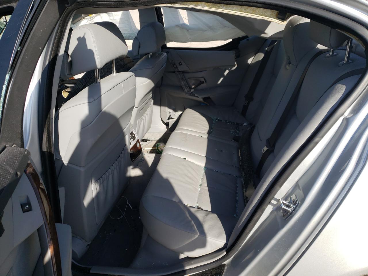 Photo 6 from auction – 2007 BMW 530 I with VIN WBANE73517B996864