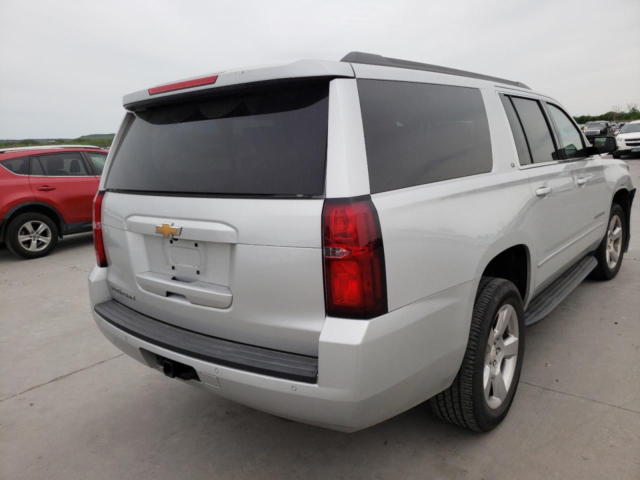 Photo 4 from auction – 2017 CHEVROLET SUBURBAN C with VIN 1GNSCHKC2HR160479