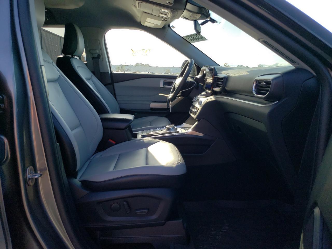 Photo 5 from auction – 2021 FORD EXPLORER X with VIN 1FMSK7DHXMGA78337