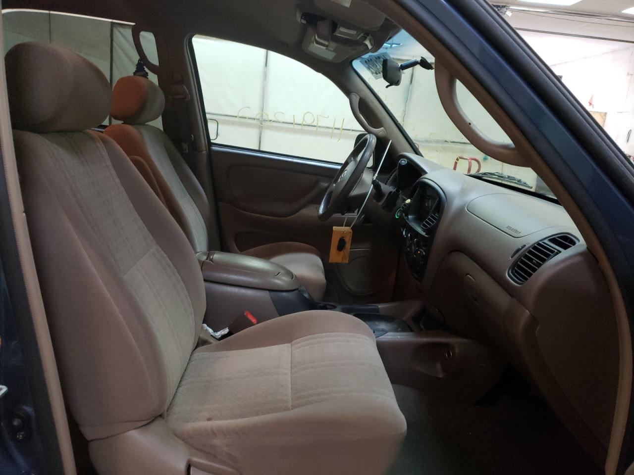 Photo 5 from auction – 2004 TOYOTA TUNDRA DOU with VIN 5TBDT44154S465131