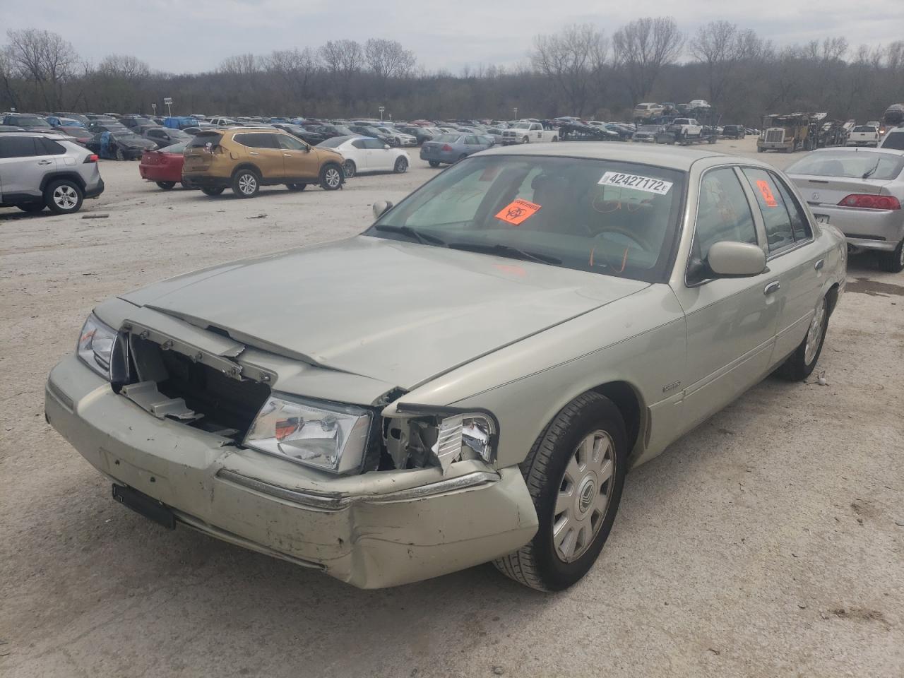 Photo 2 from auction – 2005 MERCURY GRAND MARQ with VIN 2MEFM75W85X672397