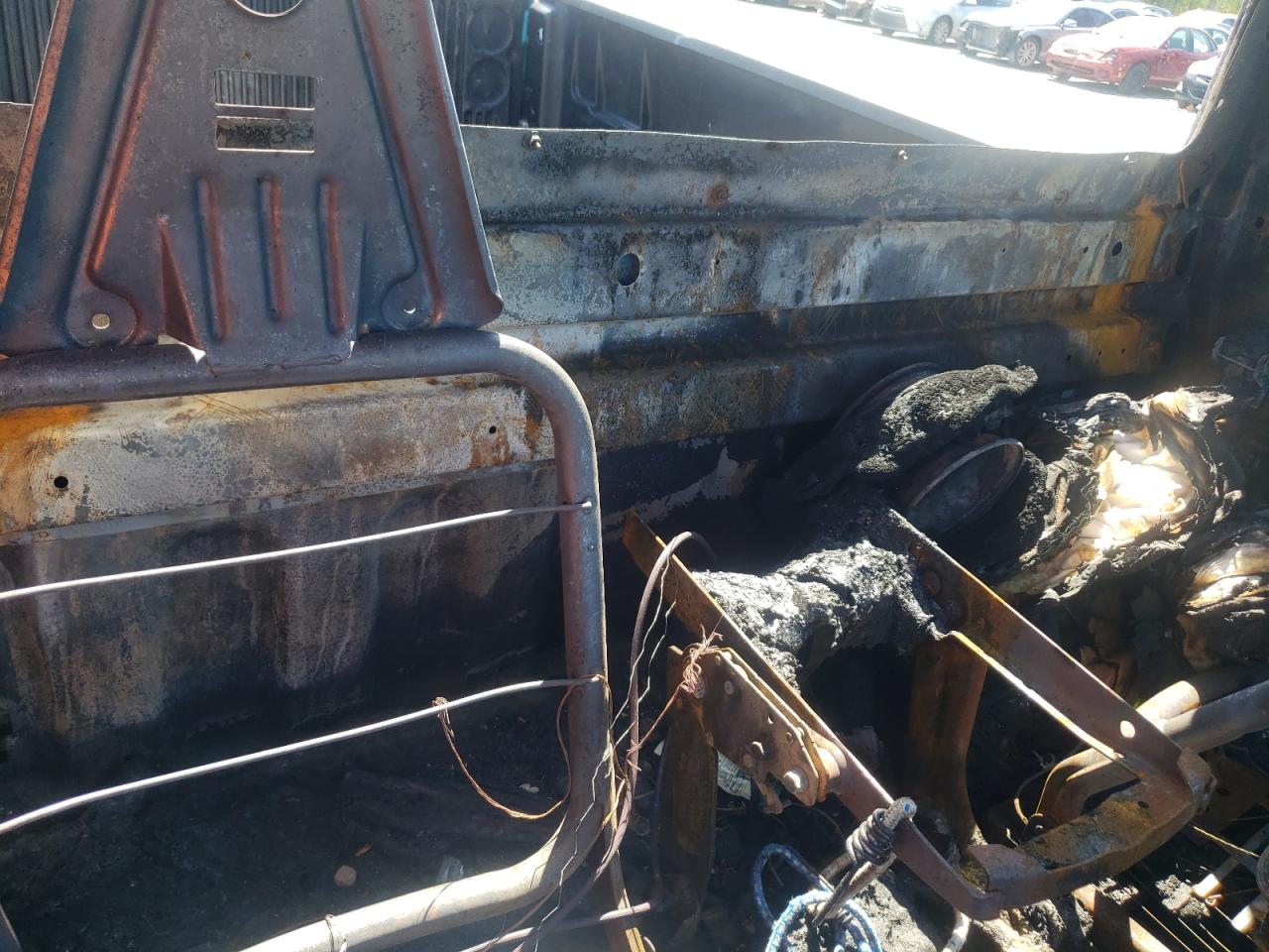 Photo 10 from auction – 1997 FORD F150 with VIN 1FTDF18W9VNC51561