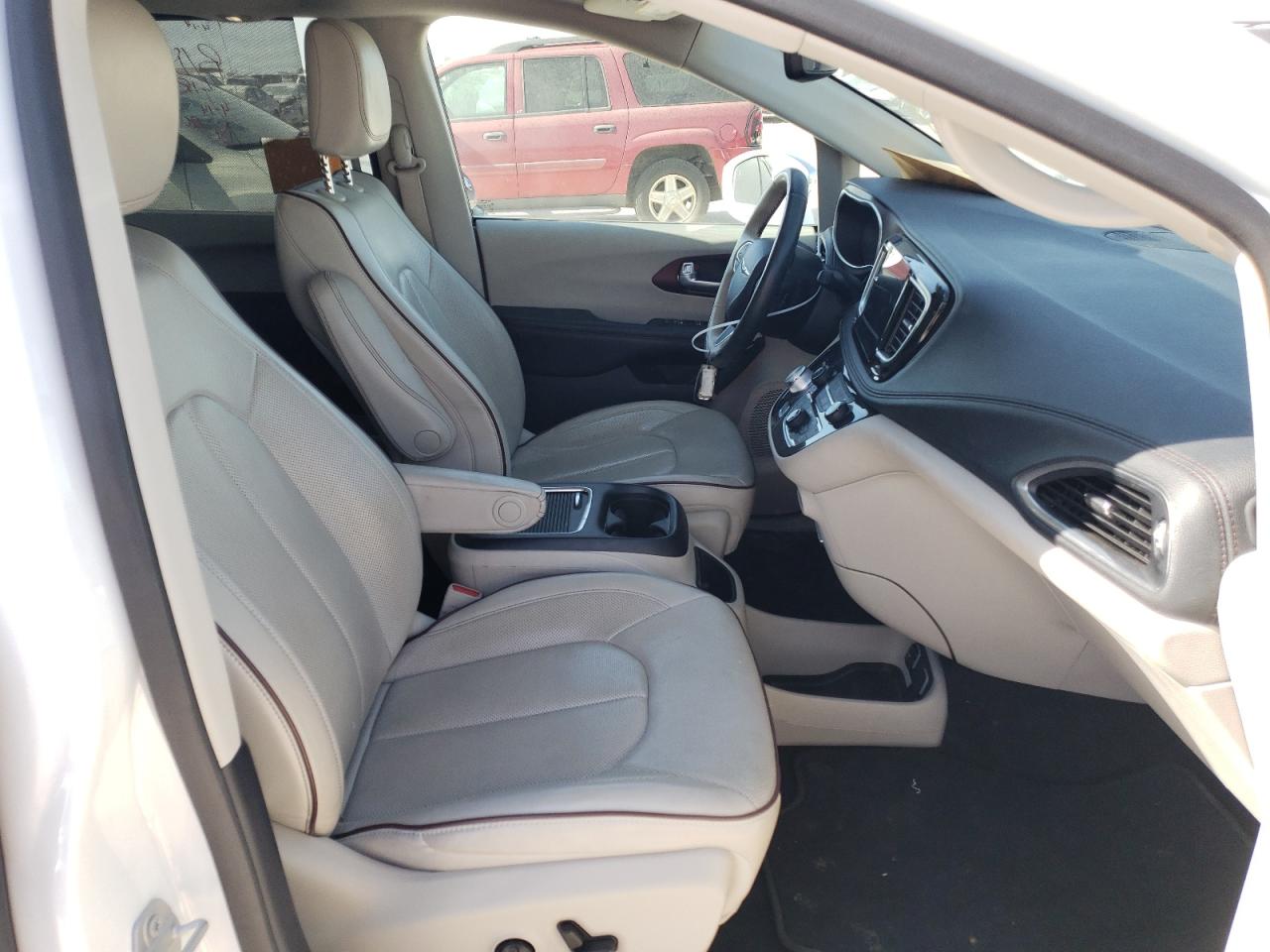 Photo 5 from auction – 2020 CHRYSLER PACIFICA L with VIN 2C4RC1GG3LR190166