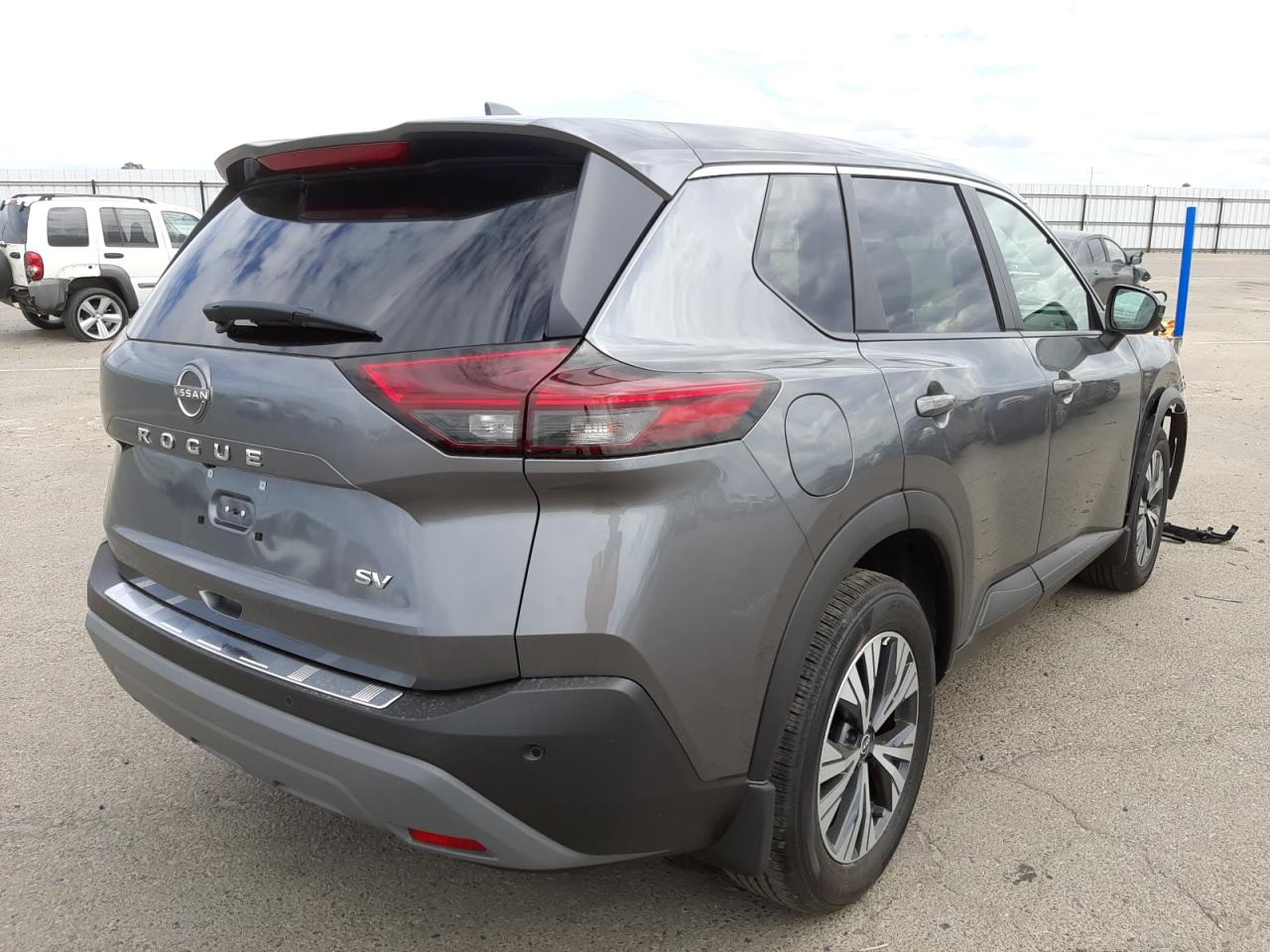 Photo 4 from auction – 2022 NISSAN ROGUE with VIN 5N1BT3BA2NC674272