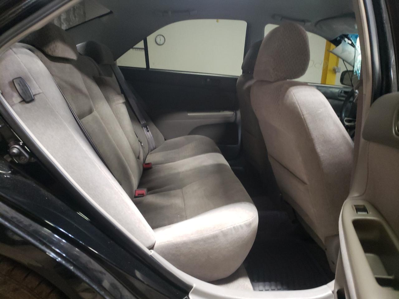 Photo 6 from auction – 2002 TOYOTA CAMRY LE with VIN 4T1BE32K02U095161