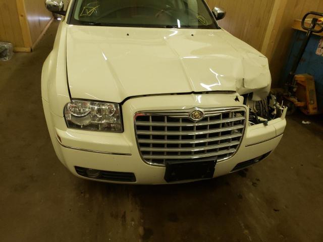 Photo 9 from auction – 2010 CHRYSLER 300 TOURIN with VIN 2C3CA5CV8AH164872