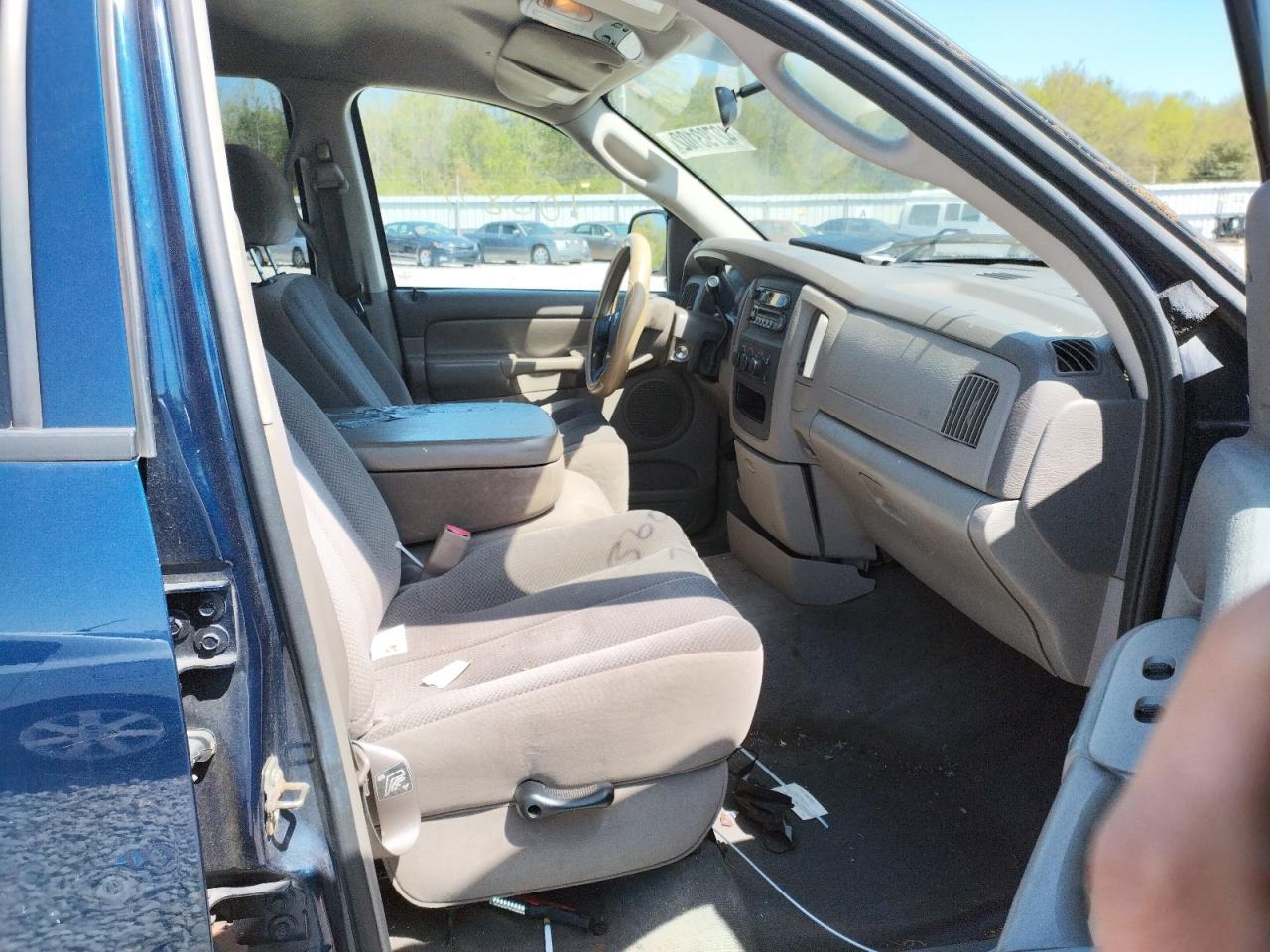 Photo 5 from auction – 2004 DODGE RAM 1500 S with VIN 1D7HA18N74S525885