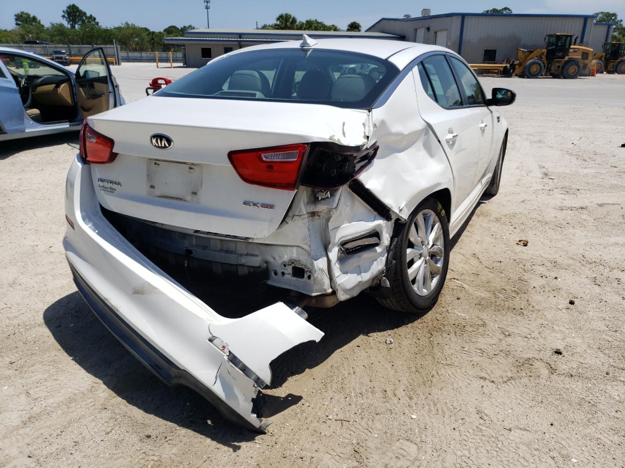 Photo 4 from auction – 2014 KIA OPTIMA EX with VIN 5XXGN4A77EG325379