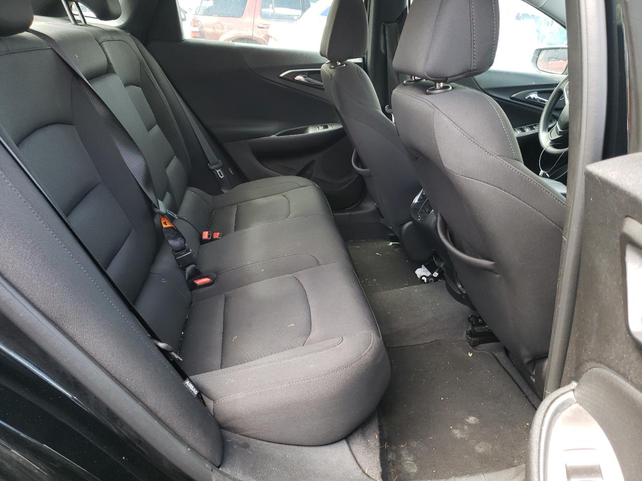 Photo 6 from auction – 2019 CHEVROLET MALIBU LT with VIN 1G1ZD5ST0KF115884