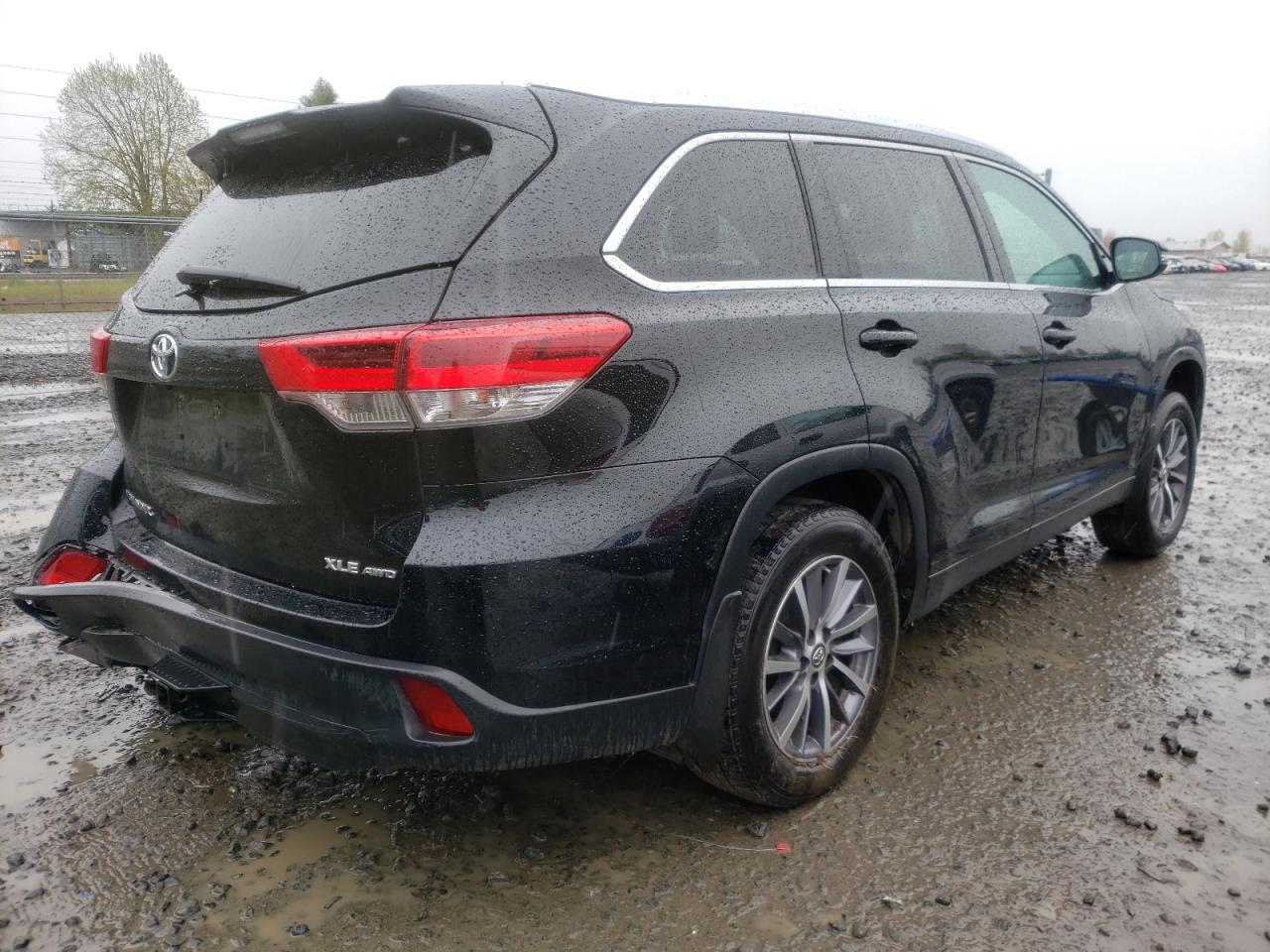 Photo 4 from auction – 2019 TOYOTA HIGHLANDER with VIN 5TDJZRFH8KS580707