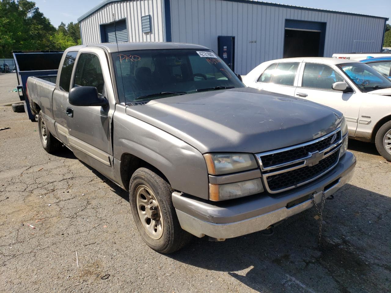 CHEVROLET SILVERADO 2007 with VIN 1GCEC19X07Z182906 - Photo from auction