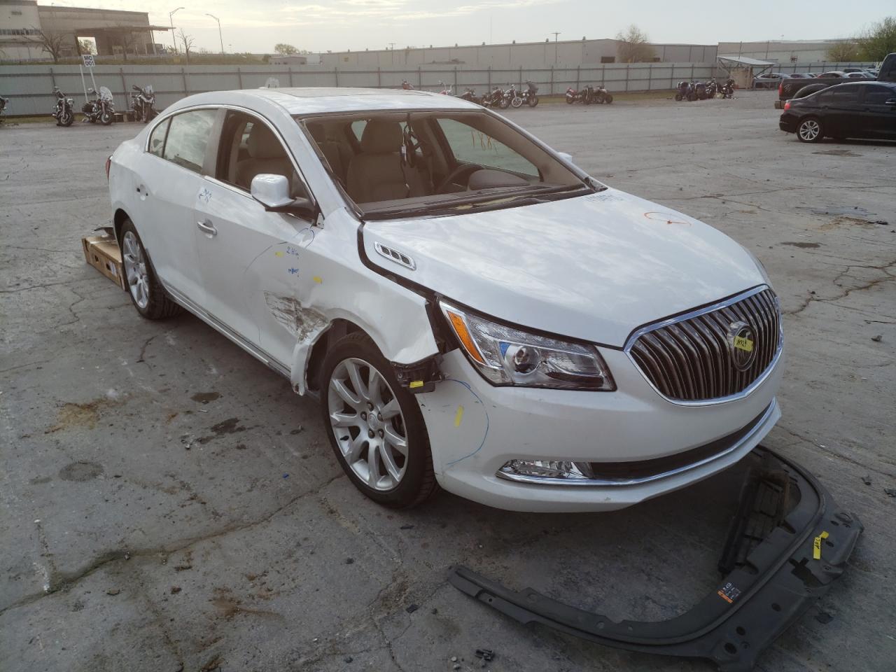 BUICK LACROSSE P 2016 with VIN 1G4GD5G33GF104159 - Photo from auction