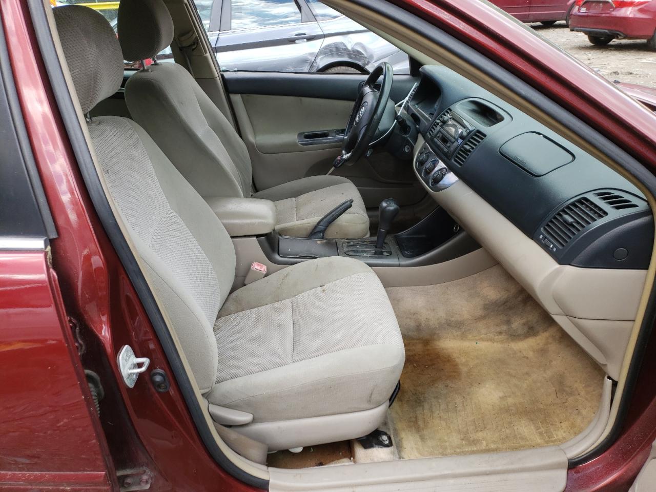 Photo 5 from auction – 2004 TOYOTA CAMRY LE with VIN 4T1BE32K54U347750